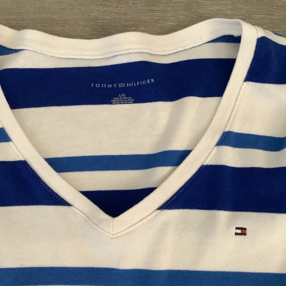 Tommy Hilfiger Fitted Long Sleeve Blue and White Tee - Picture 3 of 3